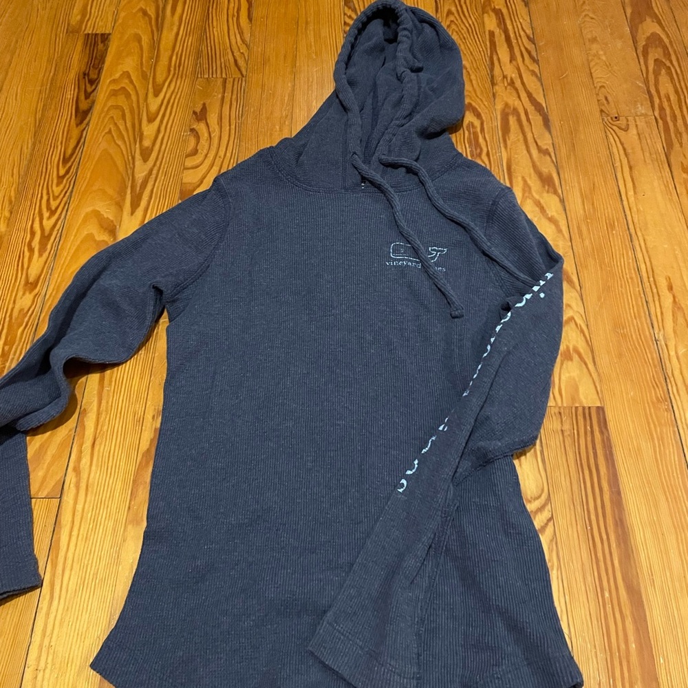 Vineyard vines hoodie tee